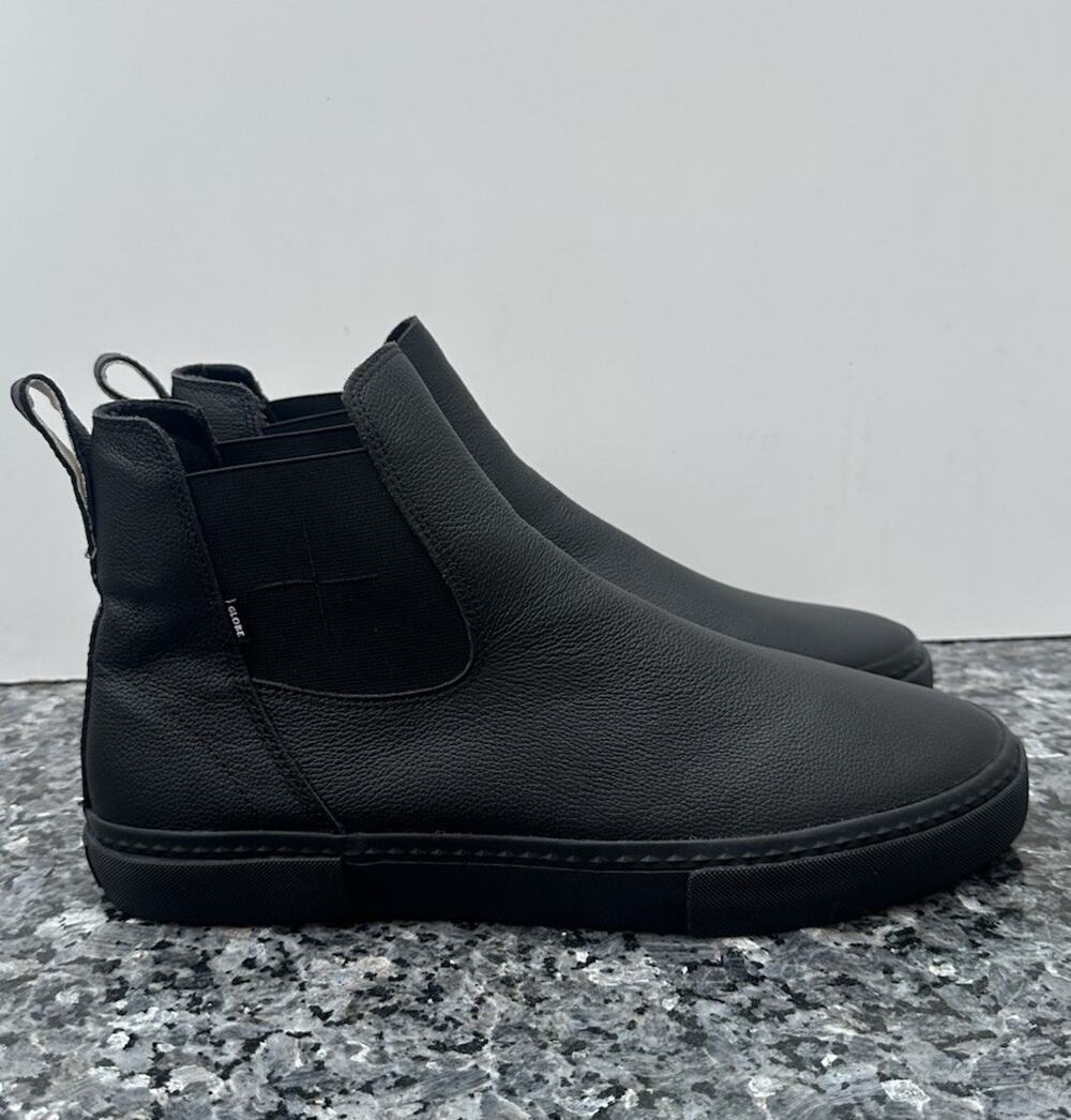 Globe Men's Dover II Skate Shoes Slip On All Black Two-tone Sole US size 11